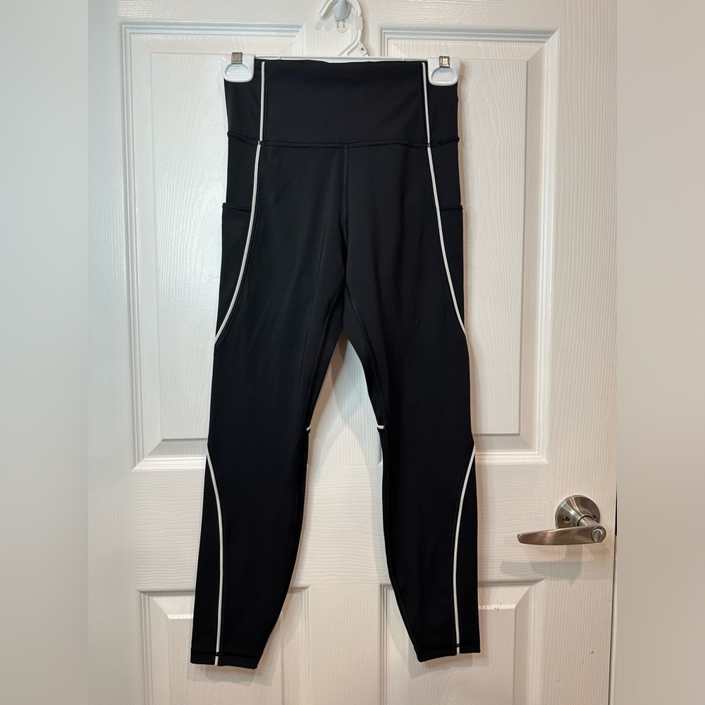 NWOT Athleta Leggings Tailwind 7/8 Tight Size XS. (Runs XS/S) Black Clean Unused